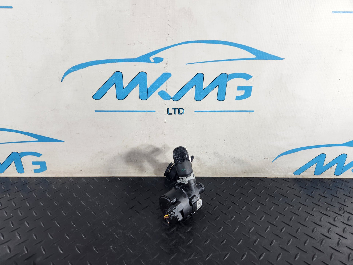 RANGE ROVER EVOQUE L551 AUXILIAY WATER PUMP M8D218D474AA M8D218C429AA