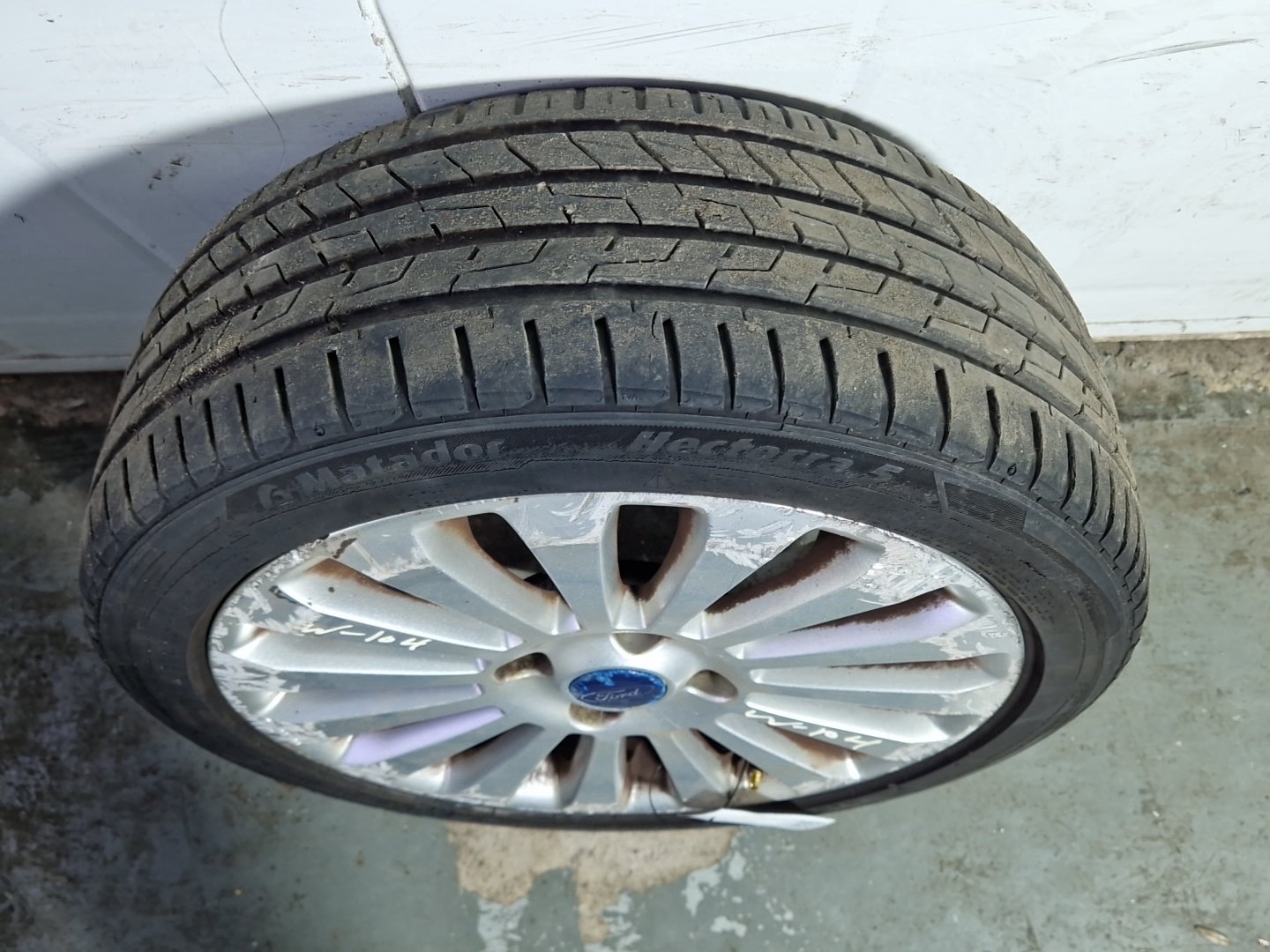 2009 Ford Fiesta MK7 16" Alloy Wheel with Tyre 195/45/16 ~4mm 8V21-1007-HA