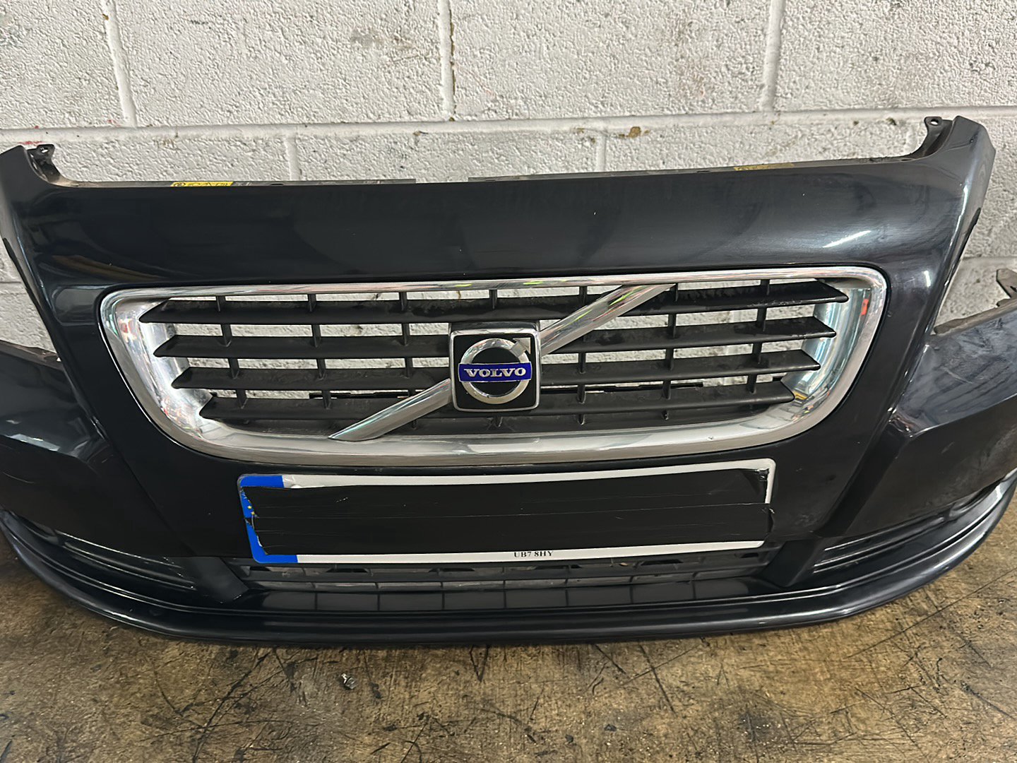 Volvo S40 MK2(MS) Saloon Complete Front Bumper in Black Sapphire Metallic 45200
