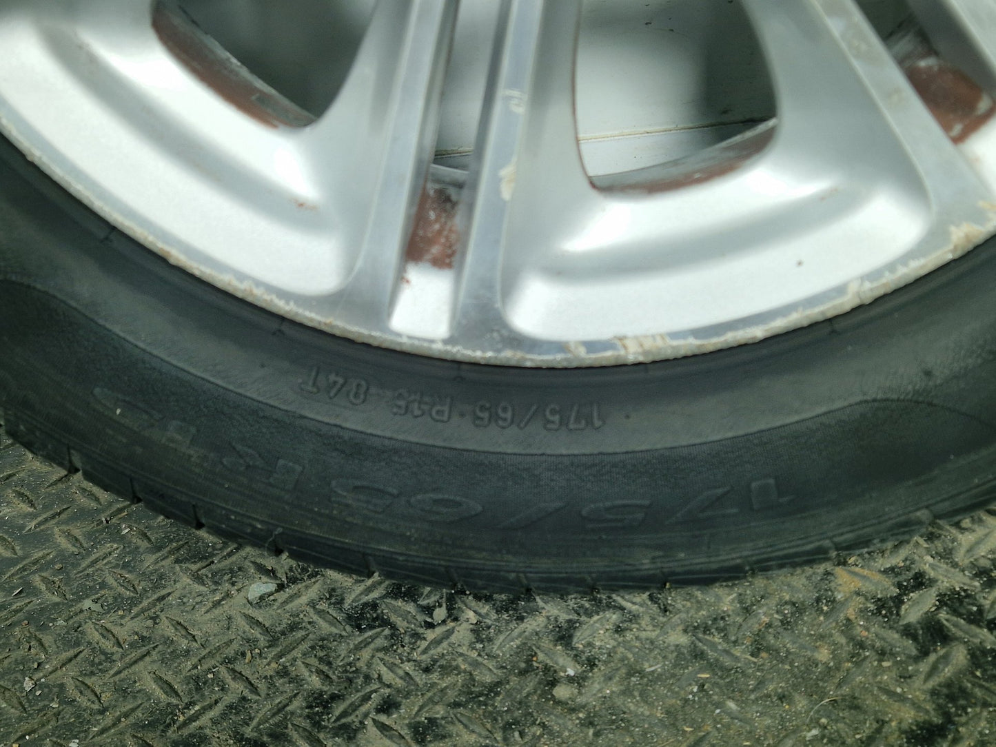 Honda Insight ZE2 15" Alloy Wheel with Tyre 5mm 175/65/15