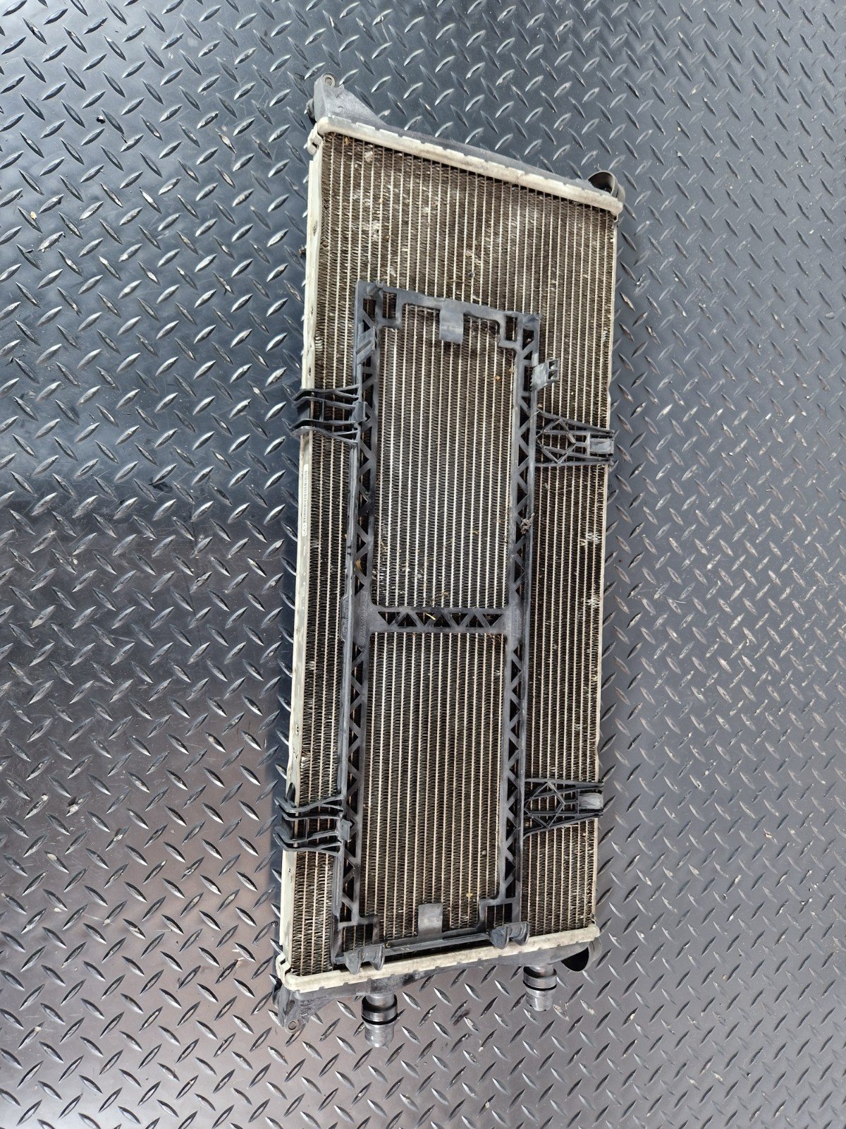 16-19 MERCEDES BENZ GLE W166 GENUINE RADIATOR A0995001403