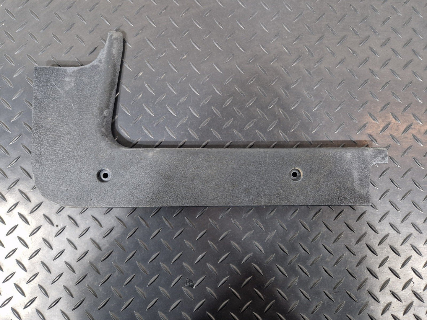 18-ON MERCEDES SPRINTER W907 W910 FRONT RIGHT DOOR ENTRANCE TRIM A9106863400