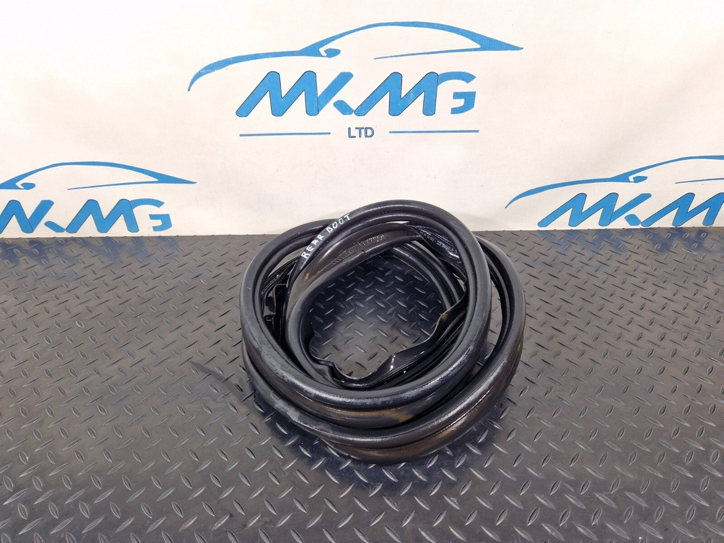 MERCEDES W177 A CLASS BOOT TRUNK LID TAILGATE RUBBER SEAL GASKET A1777402200