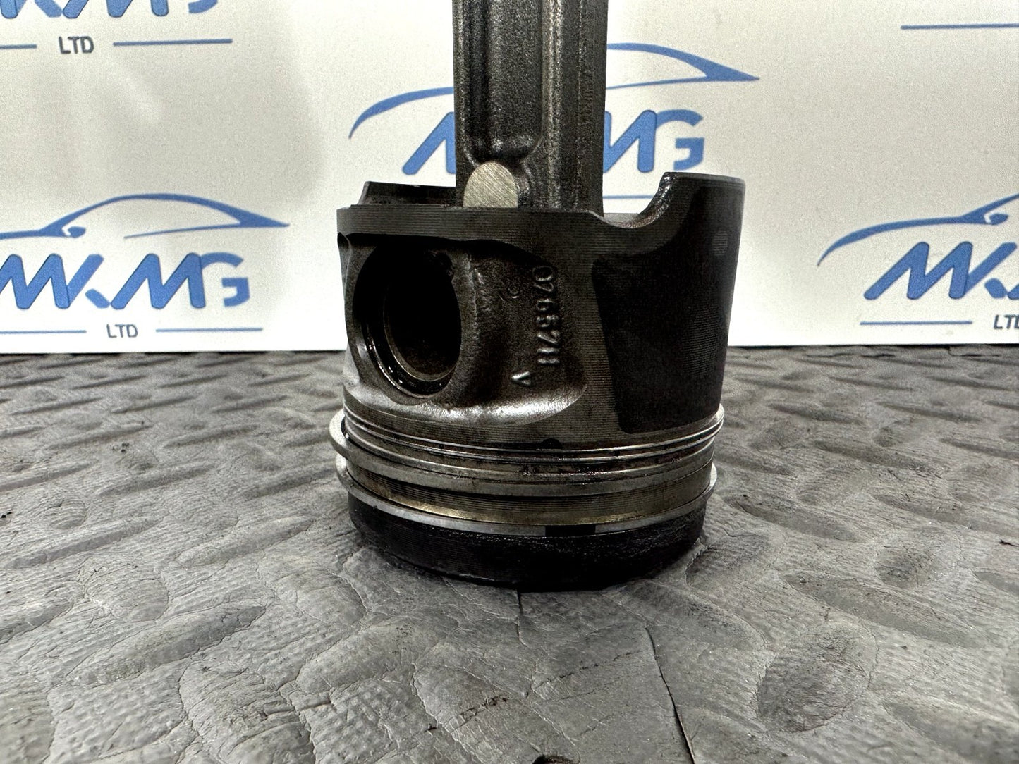 12-18 MERCEDES BENZ A CLASS W176 1.5 DIESEL OM607 PISTON WITH CONROD 07657H