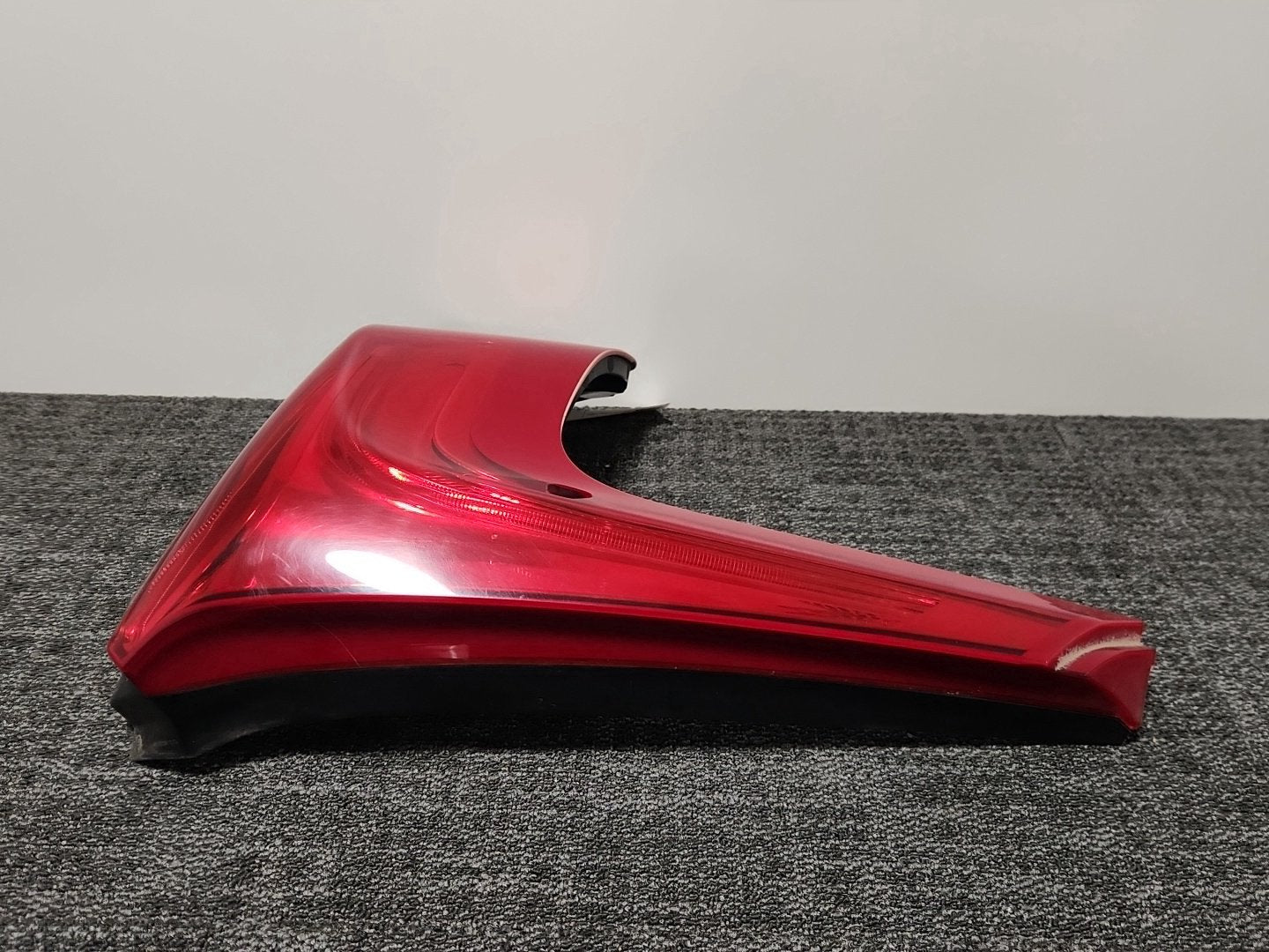 2014 Volvo V40 MK3 (525) Genuine Rear Left N/S Passenger Tail Light 31395844