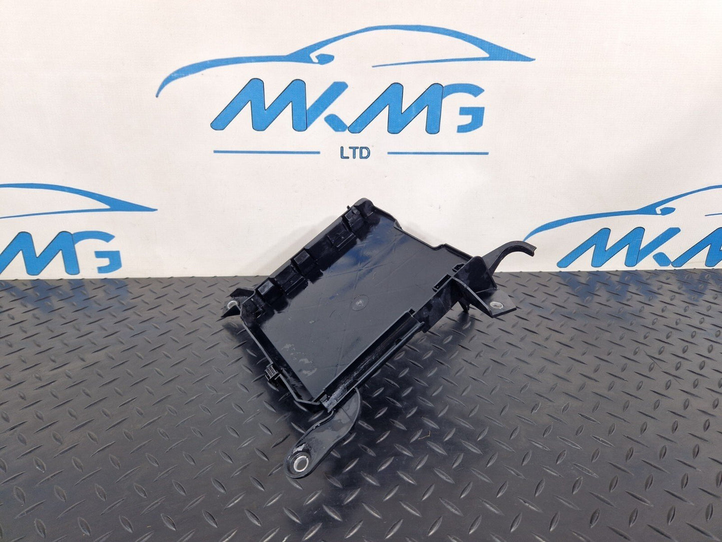 16-24 AUDI A5 F5 CONVERTIBLE GENUINE ENGINE CONTROL UNIT BRACKET 8W0907647A