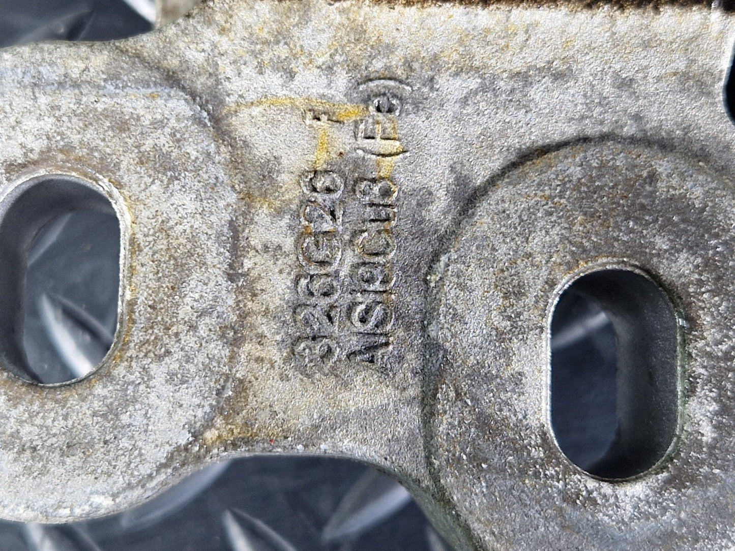 18 ON MERCEDES BENZ SPRINTER W910 FWD OM651.658 ENGINE MOUNT A9102410000