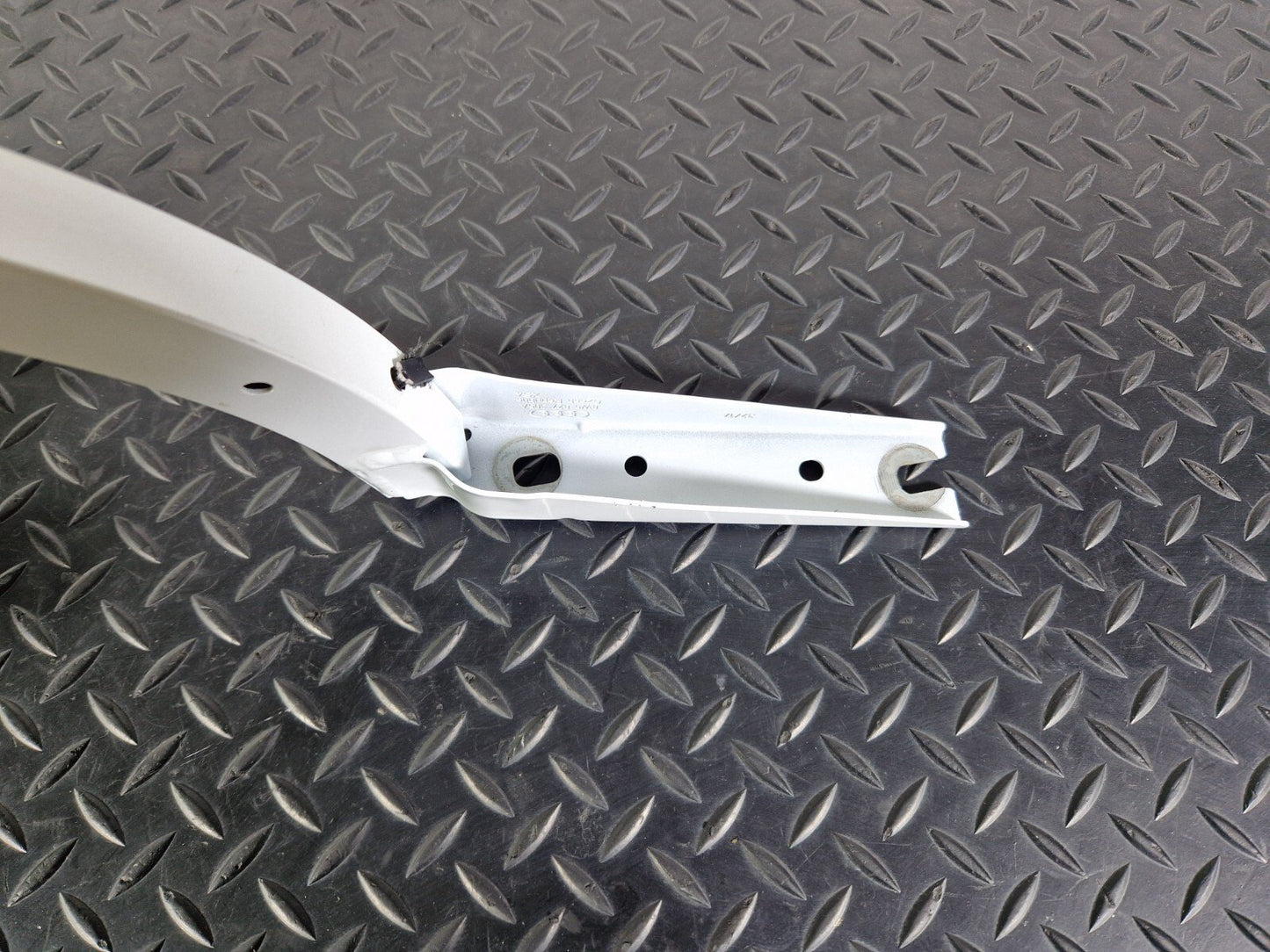 16-19 AUDI A4 B9 S-LINE OEM REAR LEFT N/S BOOT HINGE 8W5827305A 8W5827729