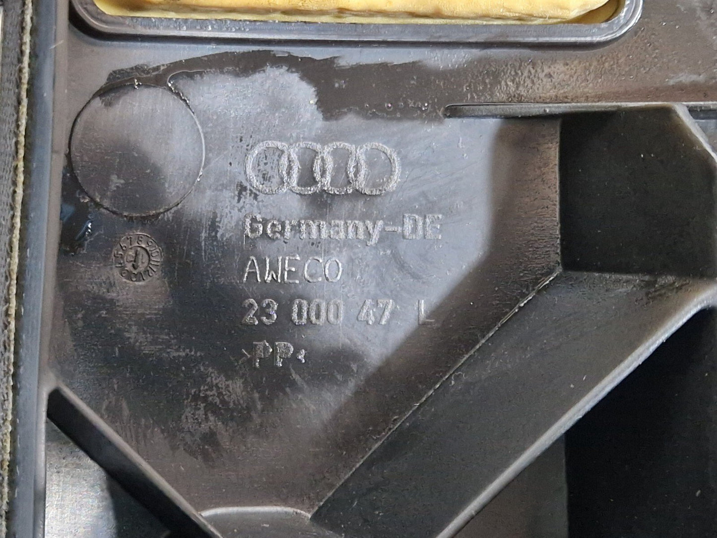 12-18 AUDI A6 C7 REAR SEAT BOLSTER SIDE LEFT PASSENGER 4G085703A