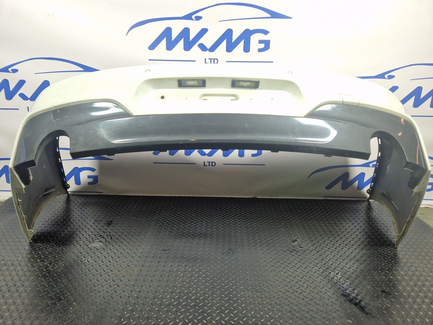 BMW 6 SERIES F06 F12 F13 PRE-LCI COMPLETE M SPORT REAR BUMPER ALPINE WHITE 300
