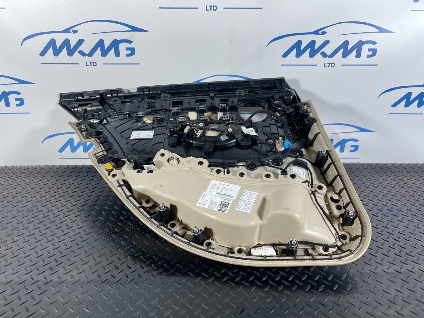 14-21 MERCEDES BENZ C350e W205 GENUINE SALOON REAR DRIVER SIDE DOOR CARD PANEL