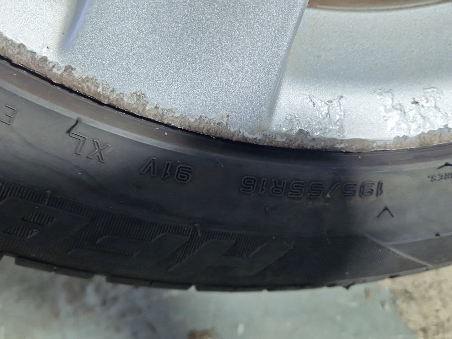 2010 Honda Insight MK2 (ZE2) 16" Alloy Wheel with Tyre 195/55/16 ~7mm