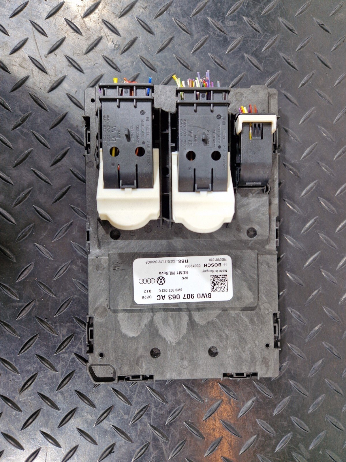 16-19 AUDI A4 B9 COMFORT CONVENIENCE CONTROL MODULE UNIT 8W0907063AC
