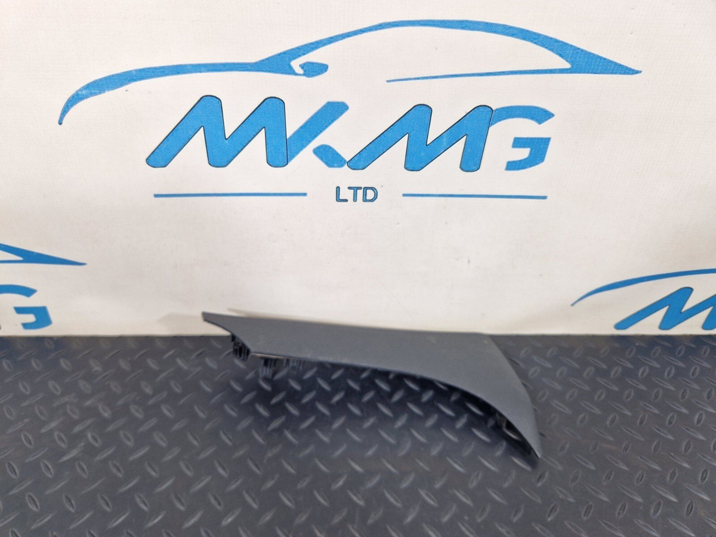 18-ON MERCEDES BENZ SPRINTER W907 W910 OEM RIGHT O/S LOWER TRIM A9106803200