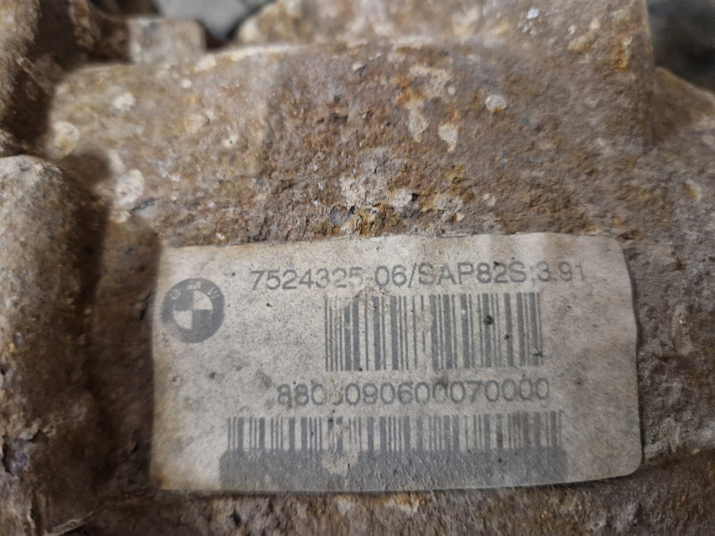BMW 120i E87 Hatchback Genuine Rear Differential Housing 3.91 Ratio 7524325