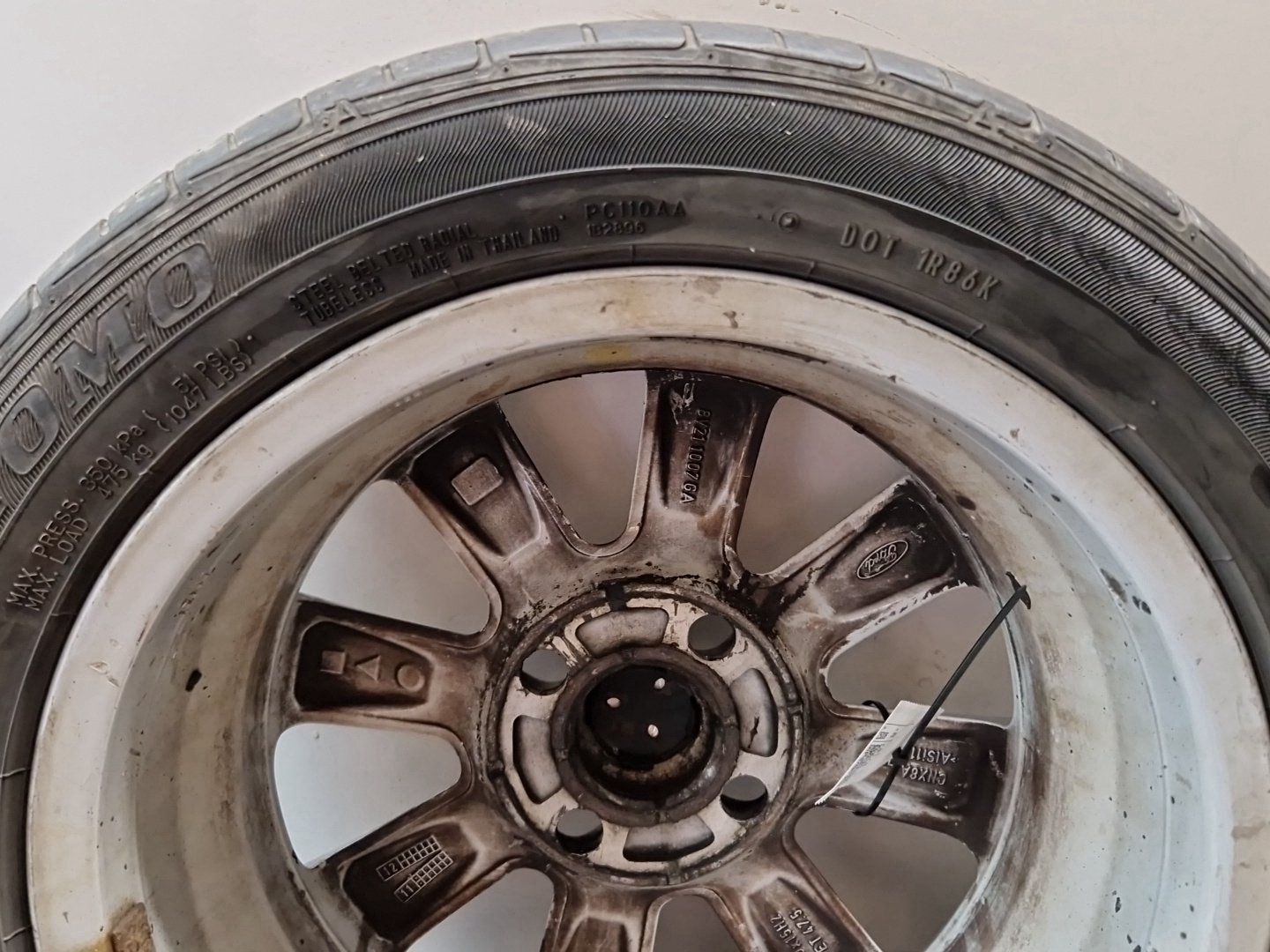 Ford Fiesta MK7 15" Alloy Wheel with Tyre 195/50/15 ~3mm 8V21-1007-GA