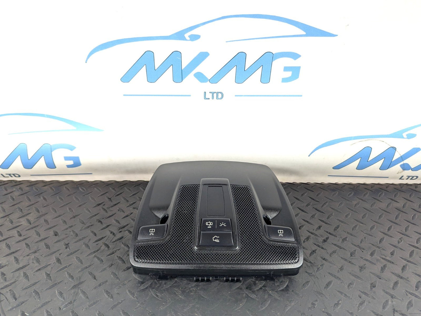 13-19 MERCEDES BENZ CLA C117 FRONT INTERIOR ROOF READING LIGHT A0009007403