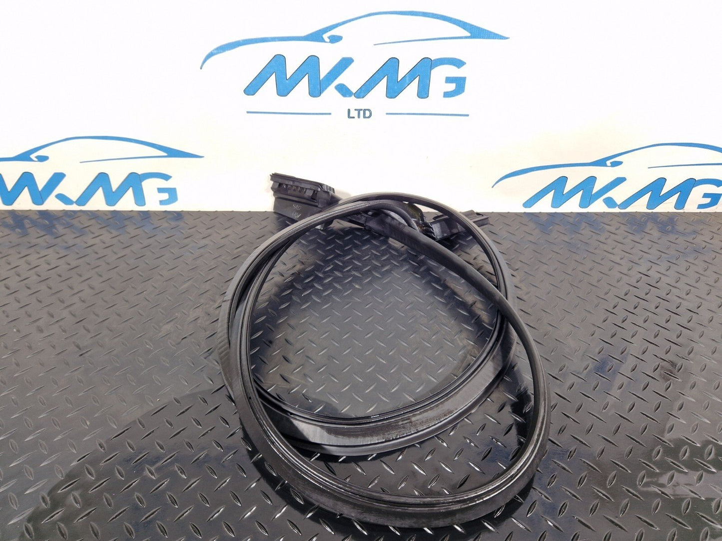 16-24 AUDI A5 F5 CONVERTIBLE GENUINE REAR ROOF SOFT TOP BOX SEAL 8W7825397