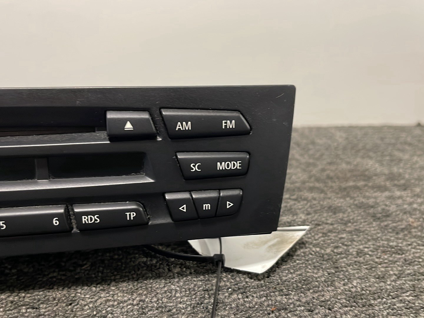 BMW 120i E87 Genuine Radio Business Stereo CD Player Head Unit 9133335