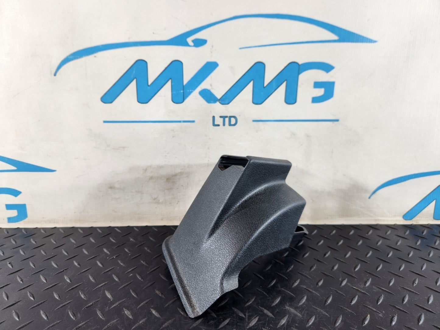 19-ON MERCEDES BENZ B CLASS W247 SEAT GUIDE RAIL COVER REAR RIGHT A2479290200
