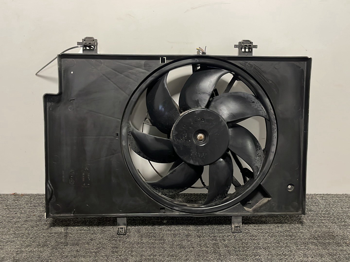 Ford Fiesta MK7 Hatchback 1.6L Petrol HXJB Genuine Radiator Coolant Fan Shroud