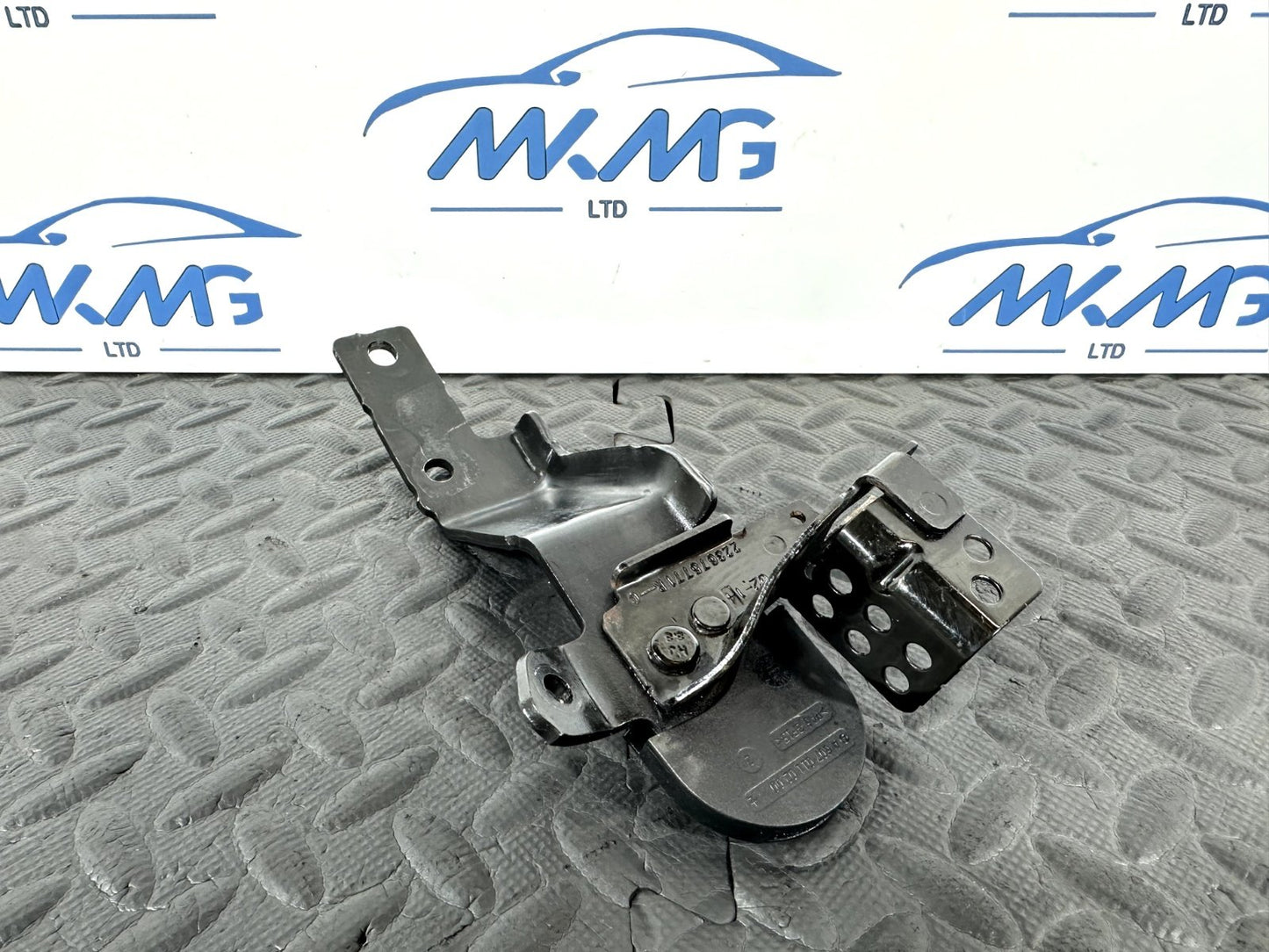 12-18 MERCEDES B A CLASS W176W246  1.5 DIESEL FUEL PUMP BRACKET 166343129R