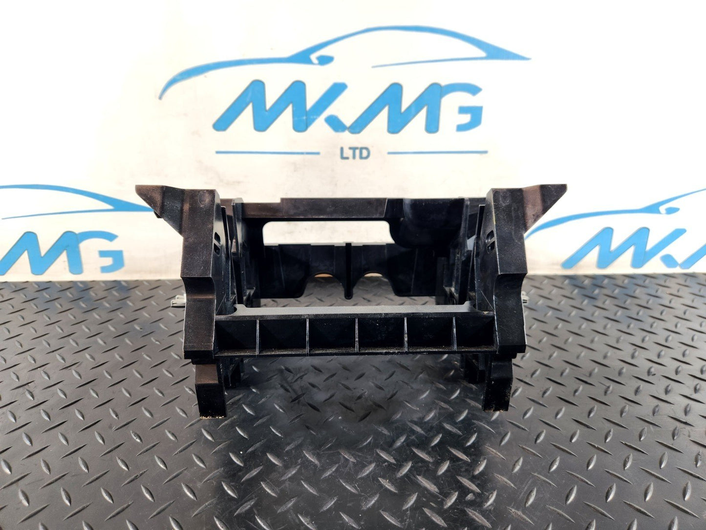 13-23 RANGE ROVER SPORT L494  CENTRE CONSOLE BRACKET MOUNT DK62-04268-A