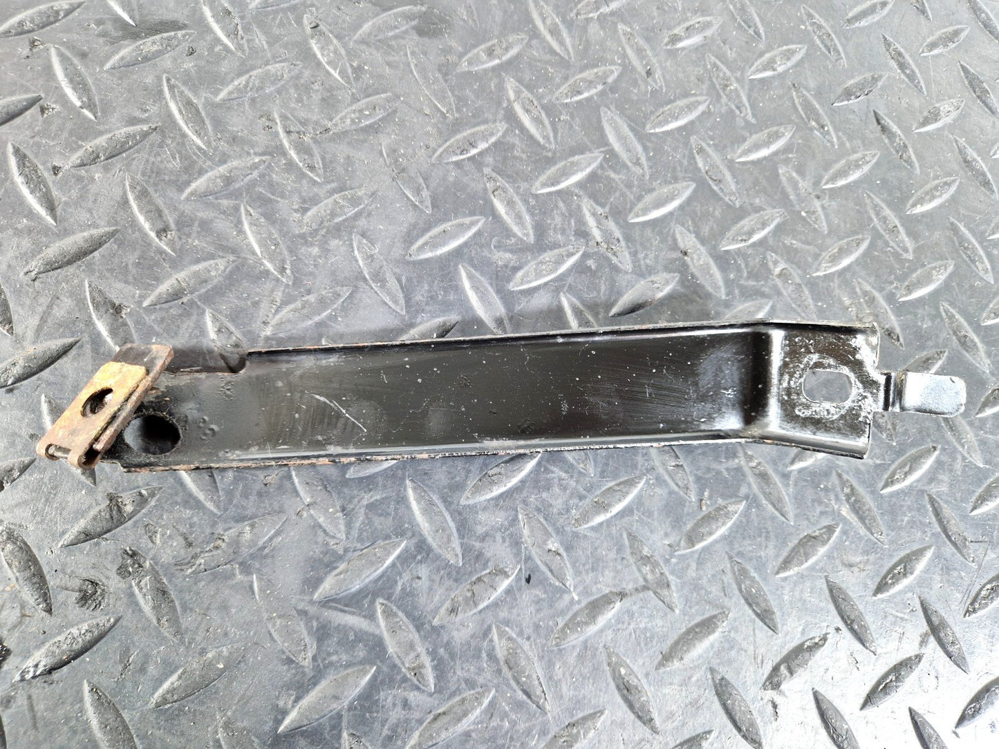 11-19 MERCEDES BENZ ML W166 OEM FENDER MOUNTING BRACKET 1666260200