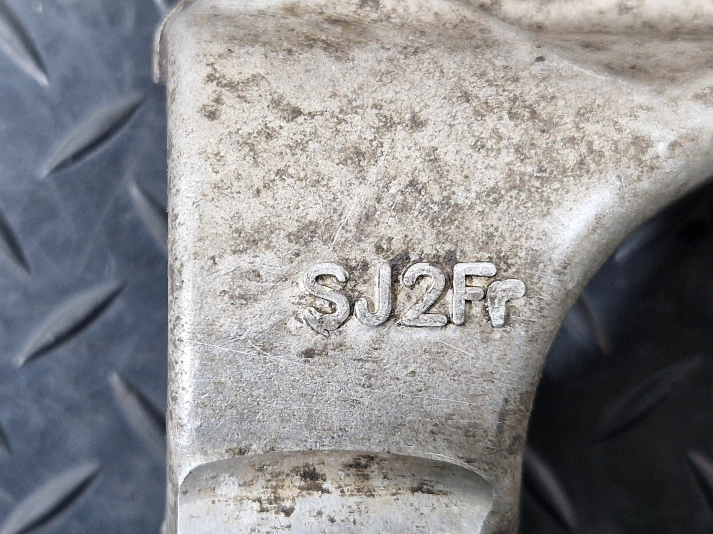 16-19 AUDI A4 B9 FRONT LEFT SIDE SUSPENSION STRUT BRACKET 8W0413037