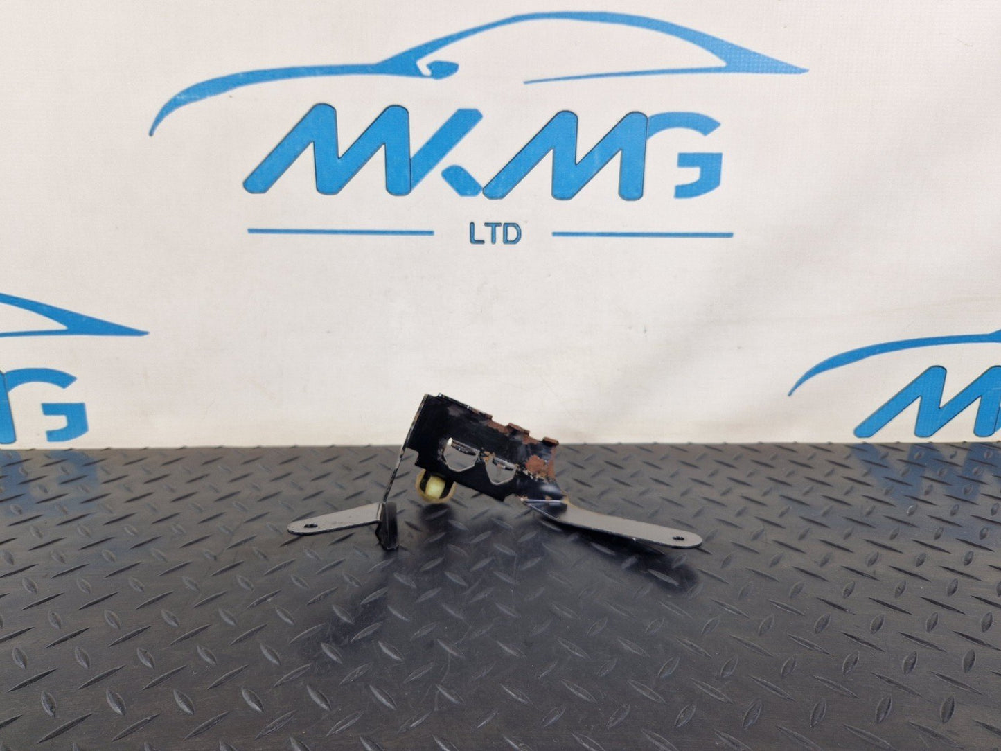 10-15 AUDI Q7 4L GENUINE OEM UNDER BODY PIPE CLAMP CLIP 7L0819605A