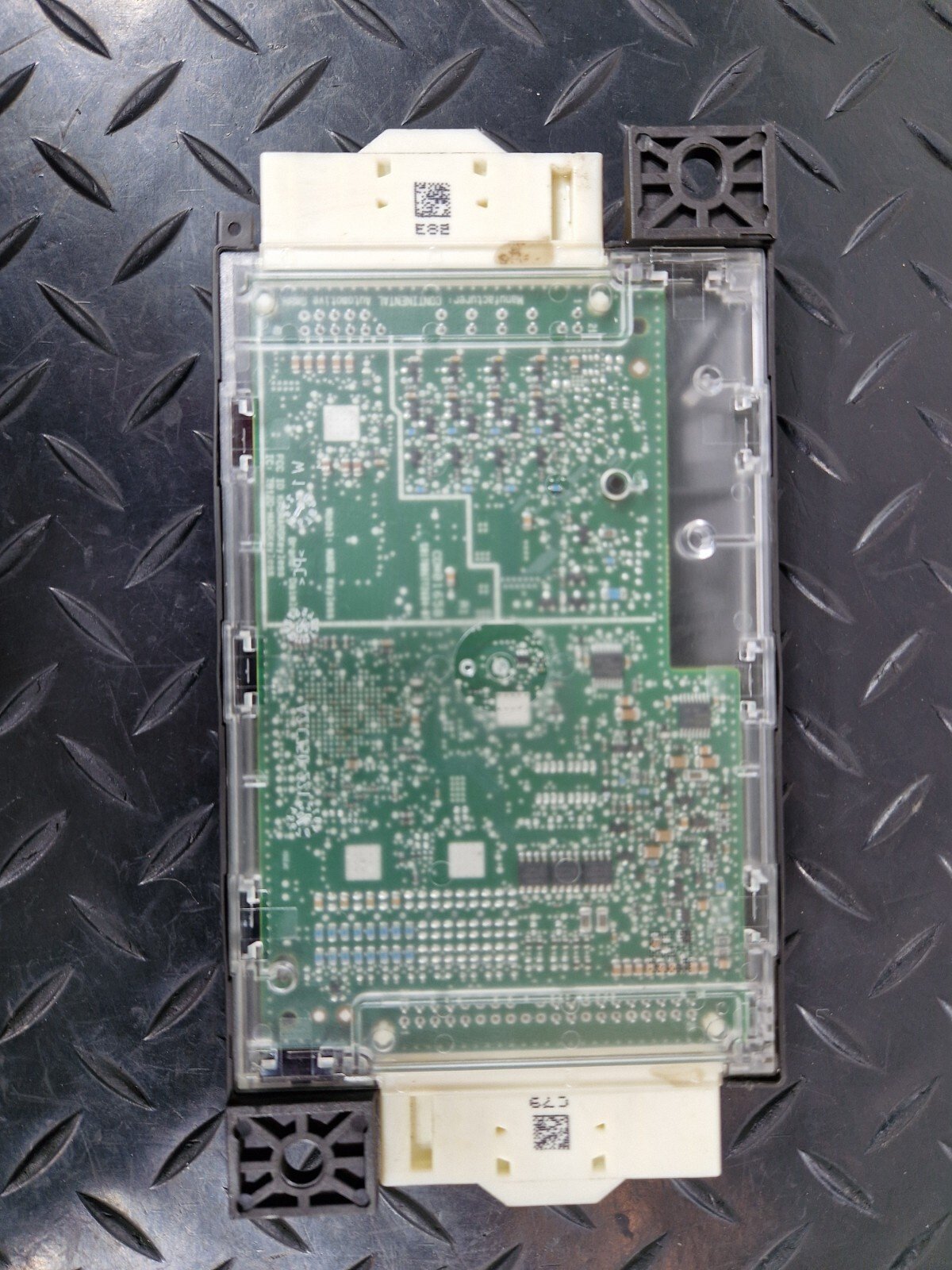 19-ON MERCEDES BENZ B CLASS W247 KEYLESS CONTROL MODULE ECU UNIT A1679003604