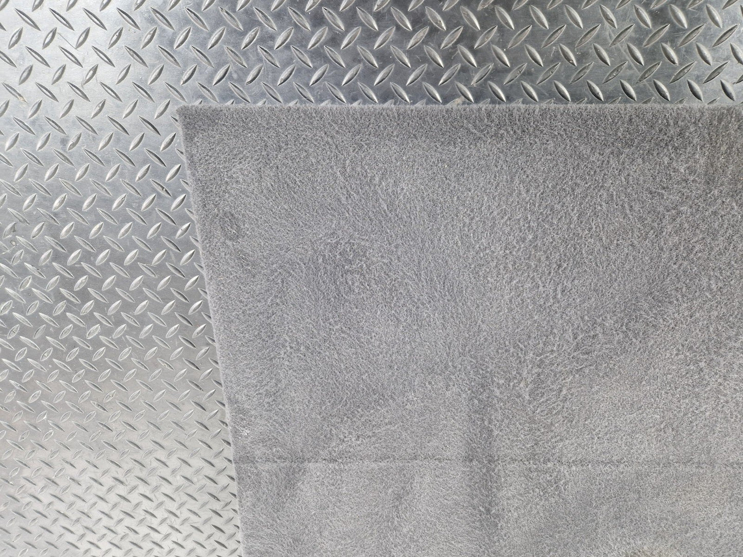 12-17 AUDI Q5 8R GENUINE OEM REAR BOOT LINER TRUNK FLOOR CARPET MAT 8R0861531J