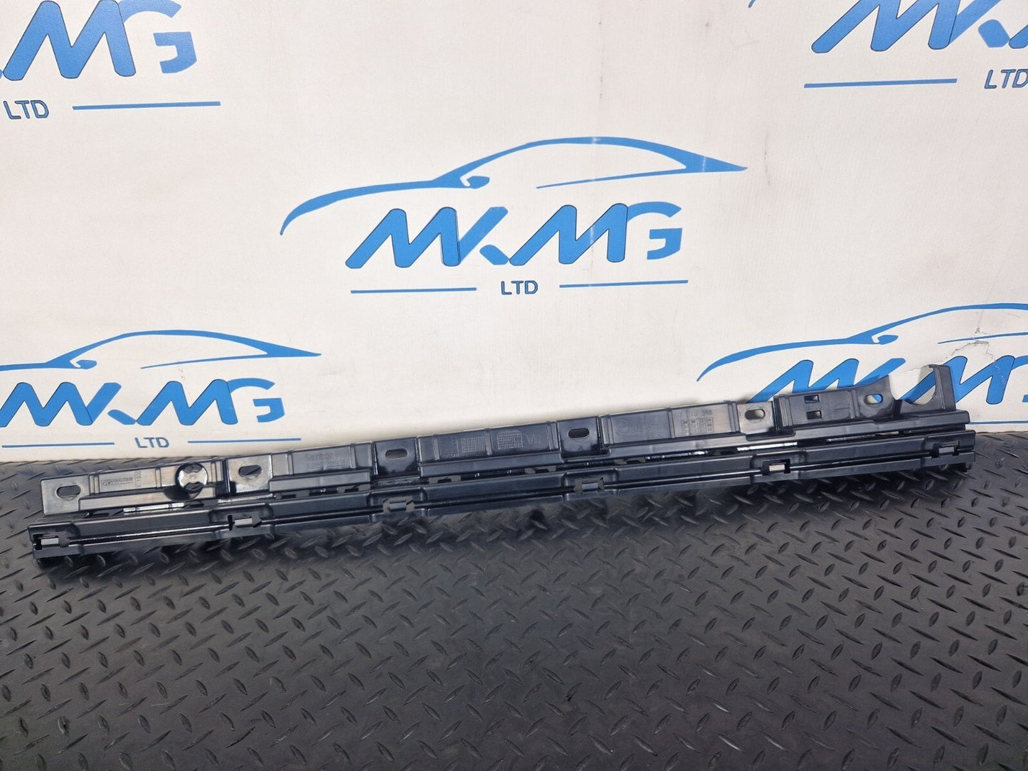11-18 BMW 6 SERIES F06 SIDESKIRT BRACKET FRONT DRIVER RIGHT SIDE 7276348
