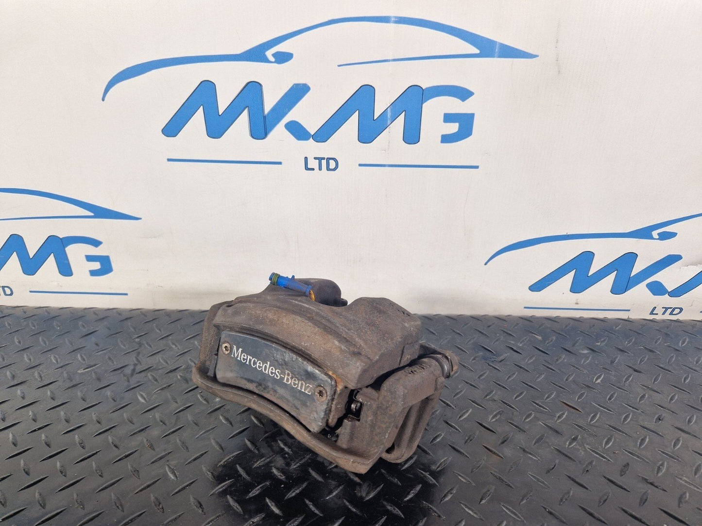19-ON MERCEDES BENZ CLA C118 FRONT RIGHT O/S BRAKE CALIPER 305X28