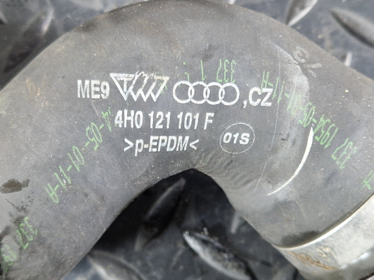 10-17 AUDI A8 4H WATER COOLANT PIPE HOSE 4H0121101H