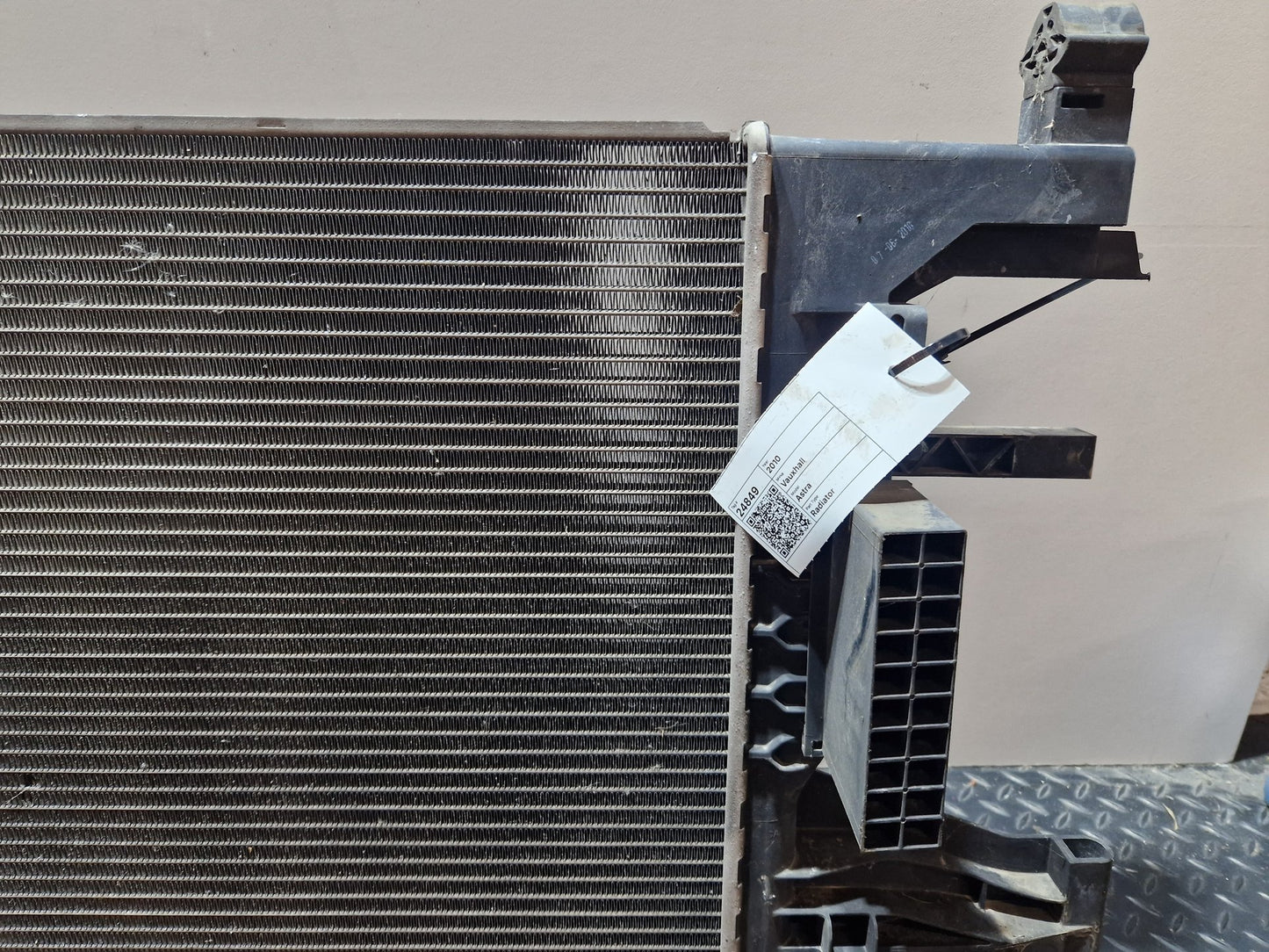 Vauxhall Astra 1.6L Petrol 85.0kw A16XER Genuine Water Coolant Radiator 13281773