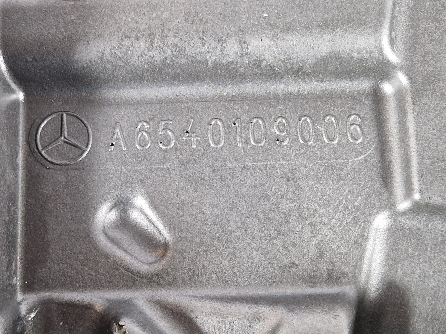 19-ON MERCEDES A B W177 W247 2.0D OM654 DIESEL ENGINE COVER A6540109006