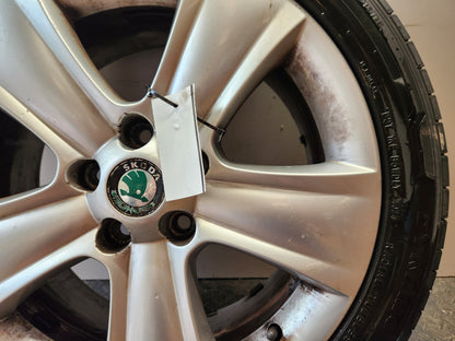 Skoda Yeti MK1 5L 17" Alloy Wheel with Tyre 225/45/17