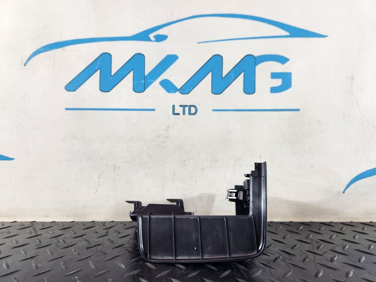 Audi Unknown Part Type 4M0883685E