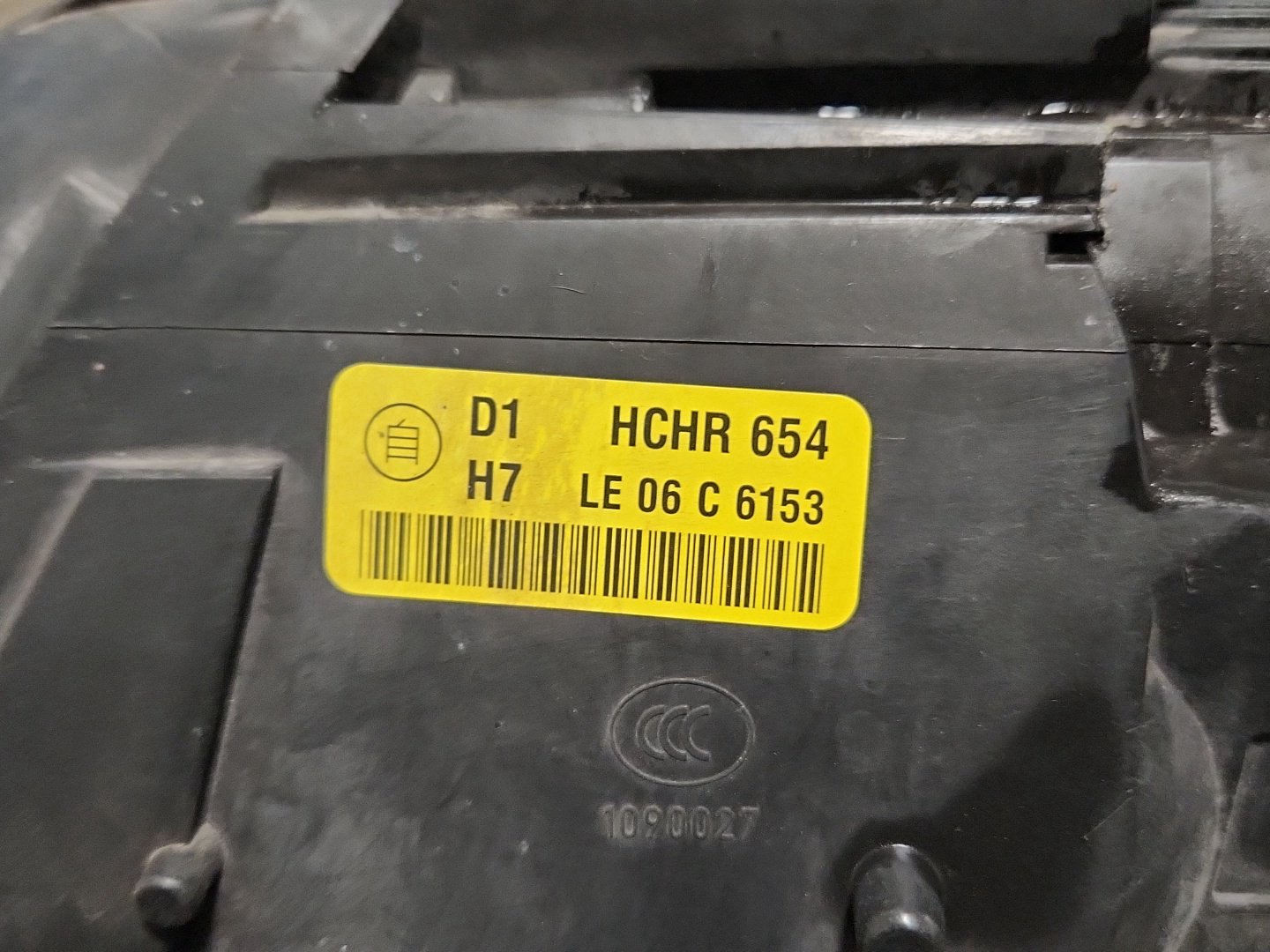 Volvo S40 MK2 (MS) Saloon Genuine Front Right O/S Driver Headlight 31265712
