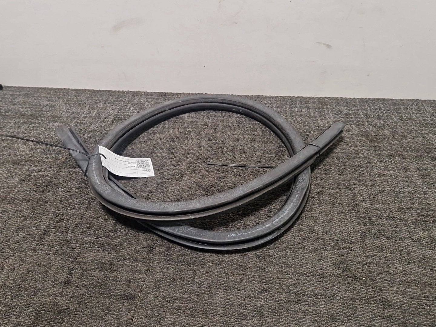 Audi A5 8W Front Right O/S Driver Body Door Rubber Seal 8W7831707
