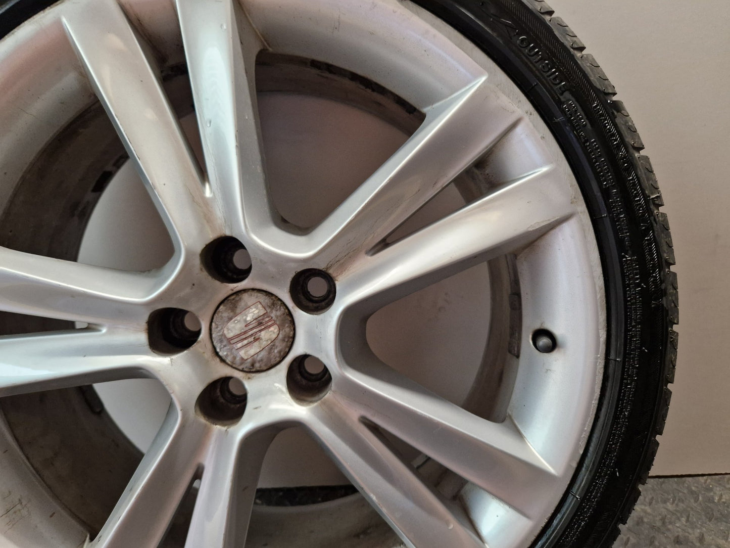 Seat Ibiza MK4 FL 6J 17" Alloy Wheel with Tyre 215/40/17 ~5mm