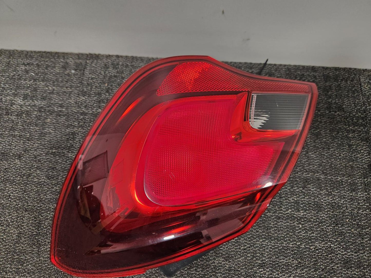 2016 Vauxhall Corsa MK4 (E) (4500) Genuine Rear Right O/S Tail Light 39012622