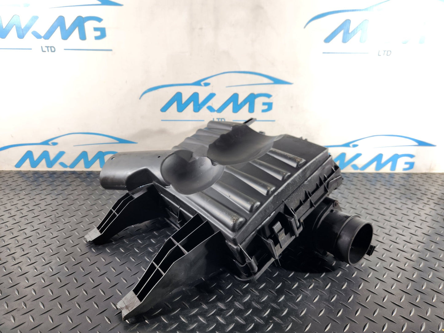 Mercedes-Benz Sprinter W907 Air Filter Box Housing A9075280000