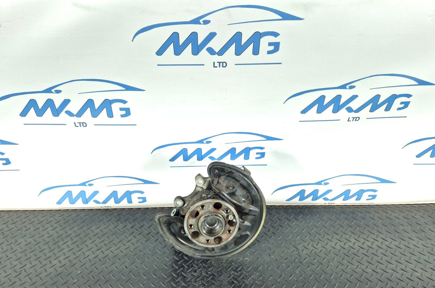 14-21 MERCEDES C CLASS W205 REAR RIGHT O/S COMPLETE WHEEL HUB & BEARING