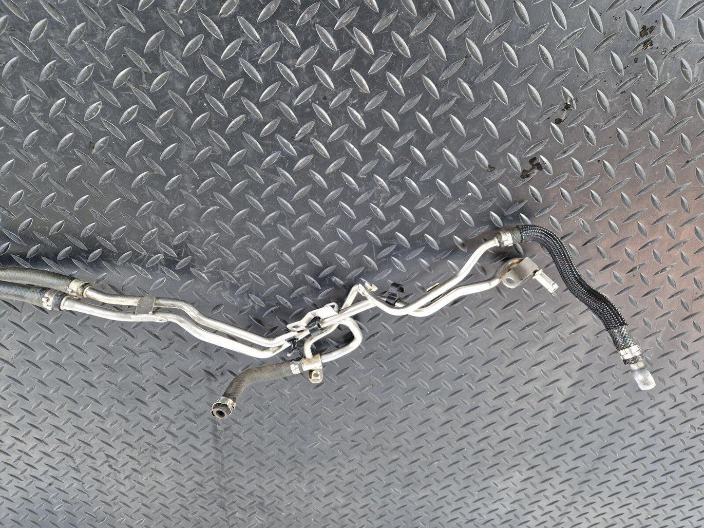18-ON MERCEDES BENZ SPRINTER W907 GENUINE FUEL RETURN LINE PIPE HOSE A9074708200