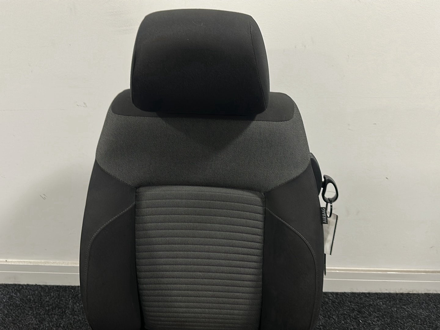 Volkswagen Polo 6R - MK5 Hatchback Genuine Front Left N/S Passenger Seat
