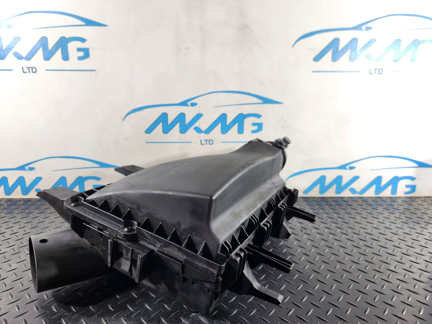 Mercedes-Benz Sprinter W907 Air Filter Box Housing A9075280000