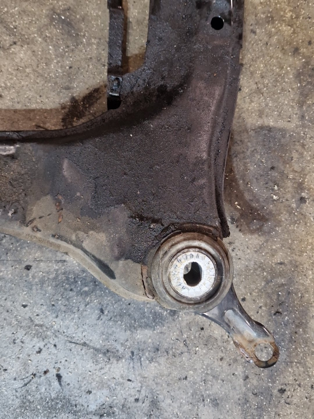2006 Audi A4 B7 Genuine Front Axle Support Carrier Subframe 8E0399313BD