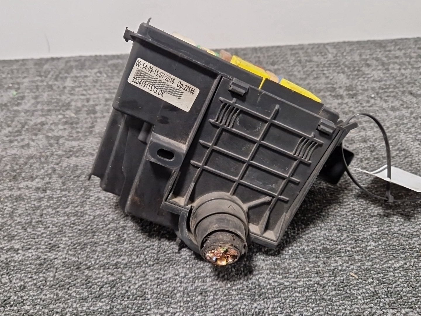 Citroen C4 Picasso MK2 (B78) MPV 1.6 Diesel Genuine Fuse Box Relay
